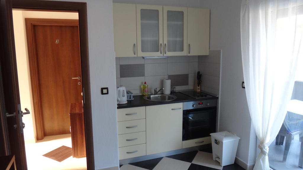 Apartments Selina Vinišće 外观 照片