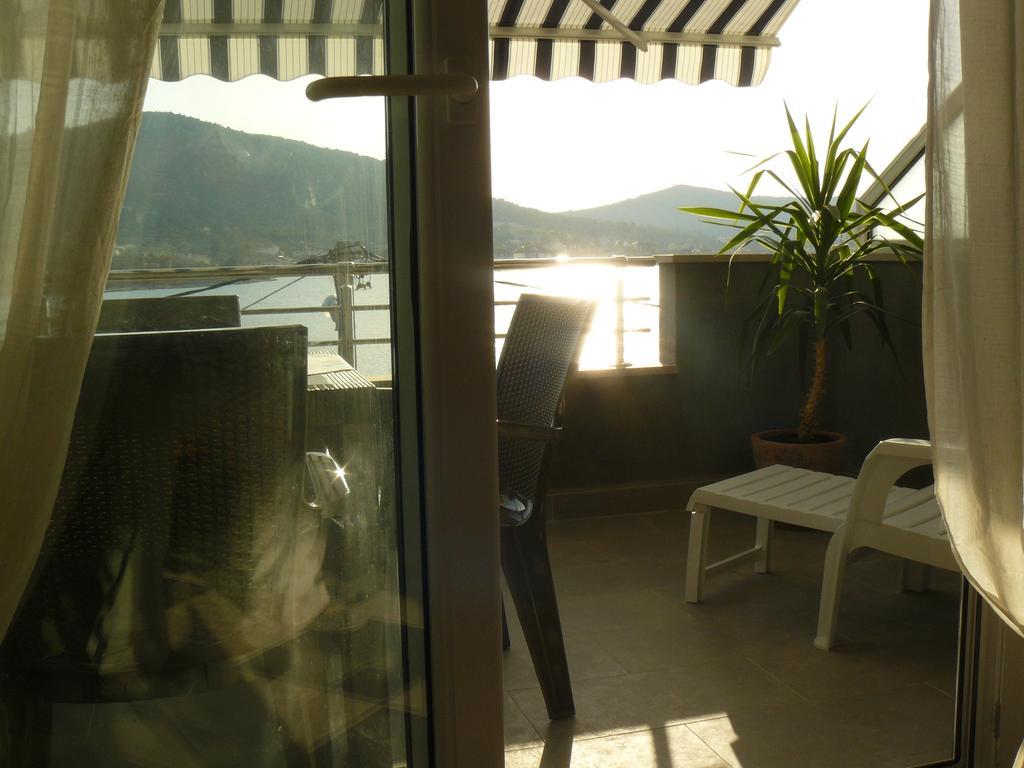 Apartments Selina Vinišće 外观 照片